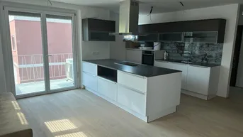 Expose Schöne 3-Zimmer Wohnung. Auch als Büro nutzbar. Mieten mitten in Spittal/Drau. Balkon.