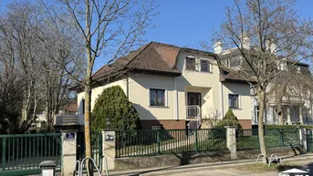 Expose EINFAMILIENHAUS mit GARTEN nahe Maurer Platz - 5 ZIMMER + KG + DOPPELGARAGE im KG - DG zum zusätzlichen Ausbau vorbereitet -