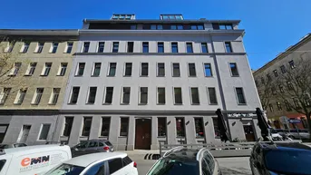 Expose Große 3-Zimmer-Altbauwohnung mit guter Raumaufteilung