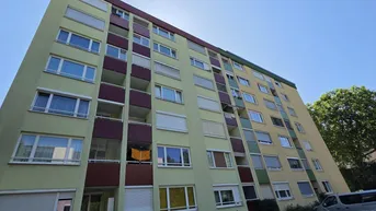 Expose 1. Bezug nach Renovierung: Große 1 (2) - Raum-Wohnung