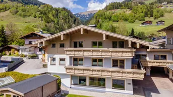 Expose Alpiner Wohntraum mit Weitblick – Dachgeschossjuwel in Bramberg