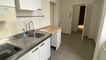 Expose Praktisches Büro für 2 Kooperationspartner im vierten Stock! (ohne Lift)