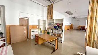 Expose 106m² unrenovierte Altbaufläche! Florianigasse - Bennoplatz