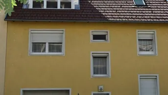 Expose Gemütliche Dreizimmerwohnung im Dachgeschoß - provisionsfrei mit Privatgarten - ab August