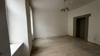 Expose TOP ANGEBOT!!! GÜNSTIGE SANIERUNGSBEDÜRFTIGE 1-Zi. WOHNUNG!! ++ JETZT nur um 99.000€! ++ Top Lage!