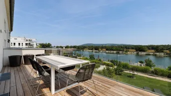 Expose Herrliche Wohnung mit hohen Decken, Terrassen und Blick auf die Donau!!!