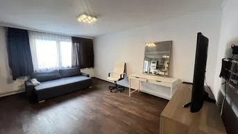 Expose Möblierte 3-Zimmer-Wohnung mit 2 Loggien, Garderobe &amp; Garagenplatz – Nähe HAMERLINGPLATZ!