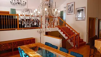 Expose ***Komplett möbliertes Haus in Weidling mit eigenem Aufzug, 3 Terrassen und riesigem Garten purer Luxus für 5.500 im Monat!***