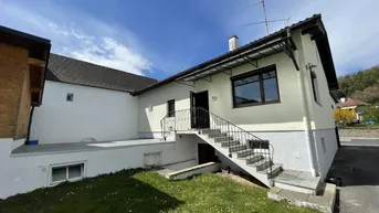 Expose EINFAMILIEN-HAUS MIT CARPORT/SCHEUNE IN WIESEN