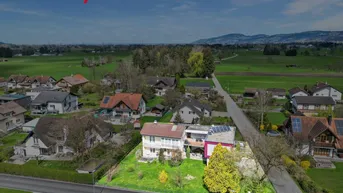 Expose Sonniges Grundstück mit perfekter Anbindung - Teilung möglich