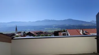 Expose Großzügige 3 Zimmer Mansardenwohnung Nähe Innsbruck mit Panorama-Bergblick