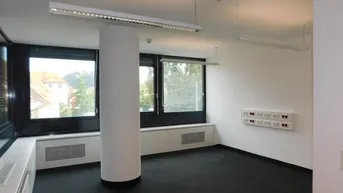 Expose Zentrales Büro mit 25 Räumen