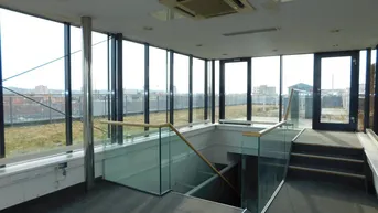 Expose Zentrales 11-Zimmer-Büro mit großer Dachterrasse