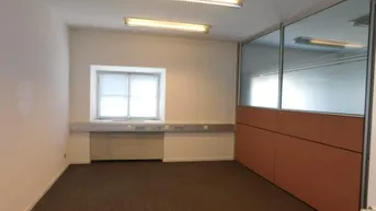 Expose Zentrum: helles Büro am Eisernen Tor
