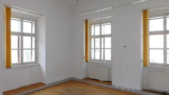 Expose Zentrales Büro - gut erreichbar und barrierefrei