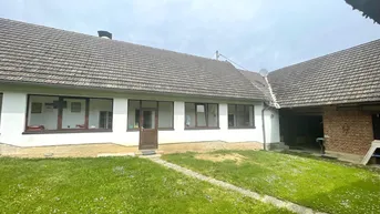 Expose Rustikaler Dreikanthof mit Entwicklungspotenzial in ruhiger Lage