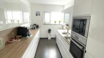 Expose Lichtdurchflutete Maisonette mit Balkon und Garten