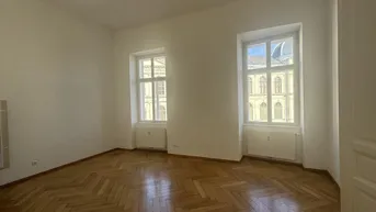 Expose 4 Zimmer Altbauwohnung in der Morellenfeldgasse!