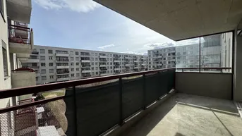 Expose Sehr geräumige 3 Zimmer Genossenschaftswohnung mit Balkon