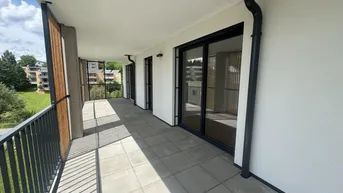 Expose Helle 4-Zimmer-Wohnung mit sehr großer überdachter Terrasse