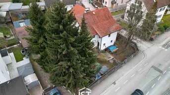 Expose Salzburg - Zweifamilienhaus mit großem Garten bei Salzburg
