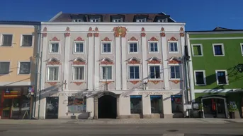 Expose Gut geschnittene 3-Zimmer-Wohnung mit Loggia im Zentrum von Lambach