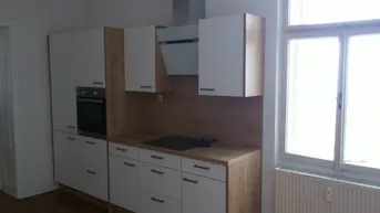 Expose Geräumige, sehr gut aufgeteilte 2-Zi-Wohnung mit möblierter Küche in zentraler Lage in Ried