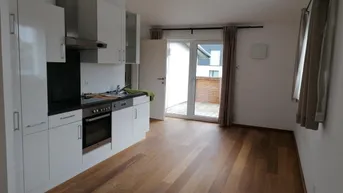 Expose Klimatisierte, gemütliche 2- Zimmer Wohnung mit möblierter Küche und schöner Terrasse in Ried - Nähe Bahnhof