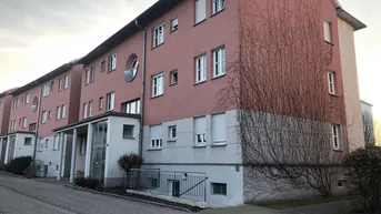Expose reduzierter Preis: 3-Zimmer Wohnung mit Loggia, Terrasse und Tiefgaragenabstellplatz