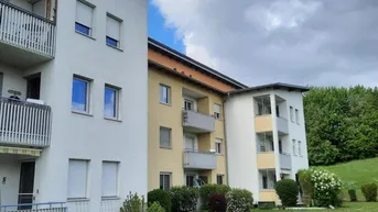 Expose Top ausgestattete 3-Zimmer Wohnung mit Loggia und Tiefgaragenabstellplatz