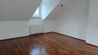 Expose helle, freundliche 3-Zimmer Dachgeschoßwohnung im Zentrum von Aspach
