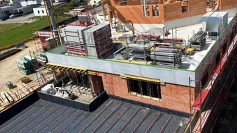 Expose Erstbezug - hochwertig ausgestattete Bürofläche mit Terrasse
