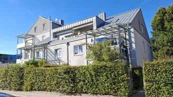 Expose Sonnige, großzügige 3-Zimmer-Wohnung mit überdachtem Balkon und möblierter Küche in zentraler Lage in Ried