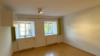 Expose Heimelige 2-Zimmer-Wohnung mit möblierter Küche im Zentrum von Lohnsburg