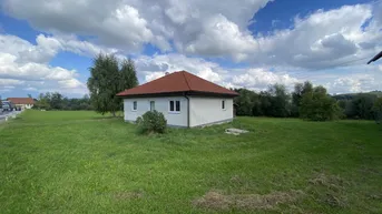 Expose Haus mit großem Grundstück und Entwicklungspotenzial