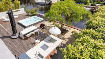 Expose Moderne High-End-Villa mit direktem Seezugang