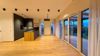 Expose PERFECT HOME - VIKTRING: TOP Eckreihenhaus - klimatisiert - BUS-System - Garage - Doppelcarport