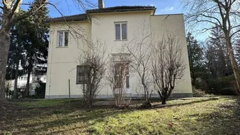 Expose VILLA MIT VIEL POTENZIAL IN BESTLAGE BEIM ROTEN BERG