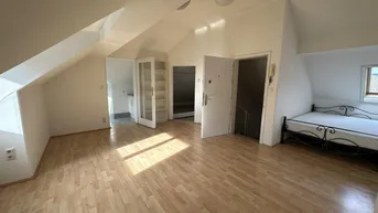Expose VILLA MIT VIEL POTENZIAL IN BESTLAGE BEIM ROTEN BERG