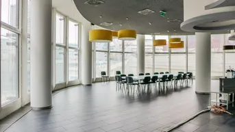 Expose Gastrofläche mit Schanigarten im Andromedatower - Toplage im Büroviertel auf der Donauplatte