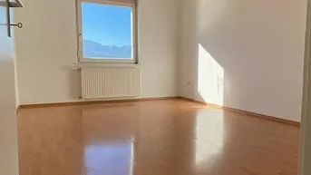 Expose Uni/Kiniknähe: wg-geeignete 2 Zimmer-DG-Büro/Wohnung mit traumhafter Panoramaaussicht zu verkaufen