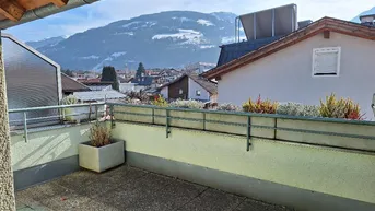 Expose SCHNÄPPCHEN in WATTENS:Geräumige, zentral gelegene 4 Zimmer WHG mit 2 separate Terrassen, Kellerabteil und 1 TGAAP!