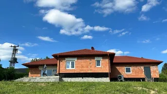 Expose Bestlage im sonnigen Südburgenland: Stilvoller, moderner Neubau-BUNGALOW mit Terrasse, Garten, Garage mit Fernblick in Ruhelage auf 1.541m² Grundfläche!