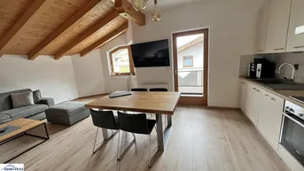 Expose Obergeschoss eines Zweifamilienwohnhauses (2 Wohnungen) in Neustift / Neder zu verkaufen