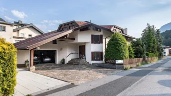 Expose Villa für Anspruchsvolle mit Wellnessbereich und Büro/ Praxis oder Einliegerwohnung