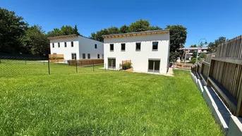 Expose Exklusiver Wohngenuss in sonniger Ruhelage mit Garten, Terrasse und KFZ-Stellplätze – Nähe Wien