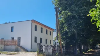 Expose Nähe Wien - Exklusiver Wohngenuss in sonniger Ruhelage mit Garten, Terrasse und KFZ-Stellplätze