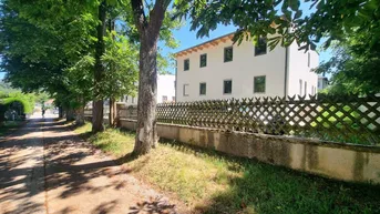 Expose Nähe Wien - Exklusiver Wohngenuss in sonniger Ruhelage mit Garten, Terrasse und KFZ-Stellplätze