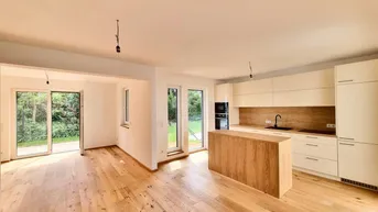 Expose Modernes Wohnjuwel nahe U-Bahn: Erstbezug in TOP-LAGE mit Garten, Dachterrasse, 5 Zimmern, 2 Bädern – inkl. Küche &amp; Stellplatz