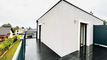 Expose Erstbezug! Exklusive Doppelhaushälfte mit Garten, zwei Balkonen, Dachterrasse und PKW-Stellplatz – hochwertige Ausstattung